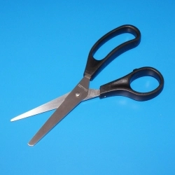 Sterile Einwegschere aus Metall Spitz/Stumpf ca. 13 cm 25 St